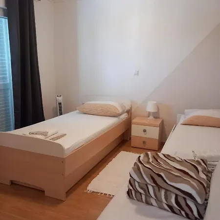 Apartman Nika * Razanac
